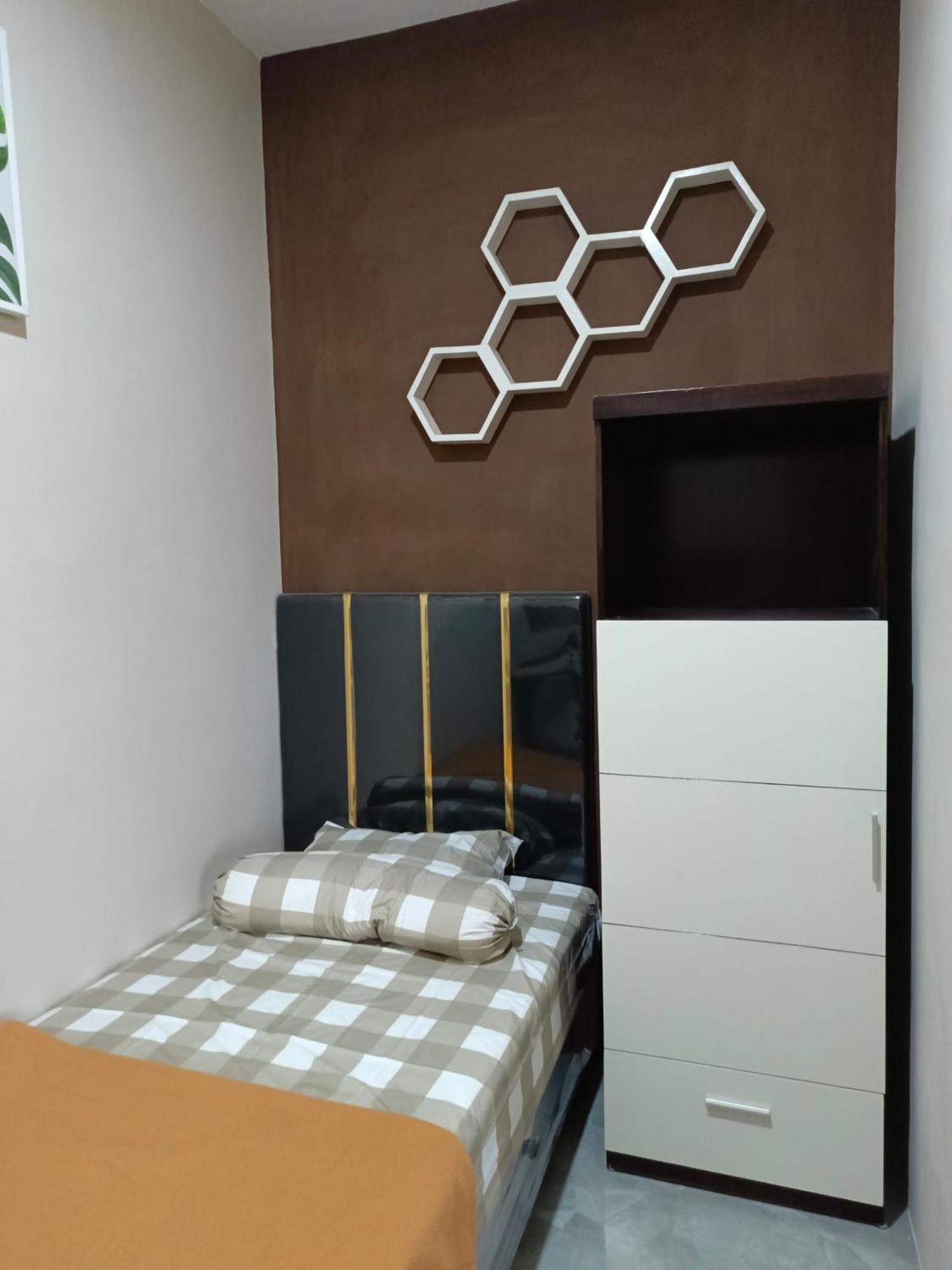 Homestay Kos Bude 24