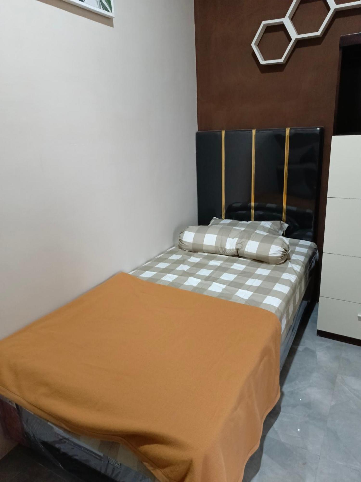 Homestay Kos Bude 24 Malang